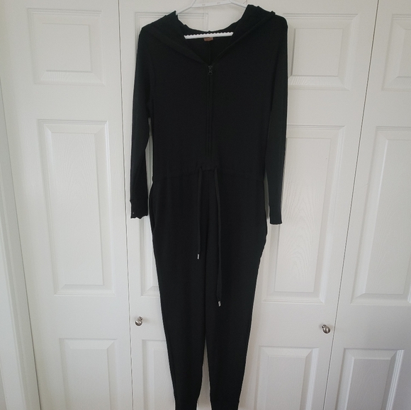 JH x SMASH + TESSHarris Hoodie Romper in Midnight Black - Picture 8 of 8